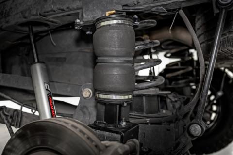 Air Spring Kit w/compressor Ram 2500/3500 4WD (2014-2022) Rough Country
