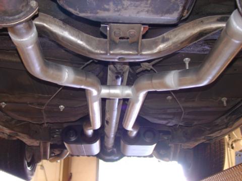 American Thunder Crossmember-Back Exhaust System Fits 1964-1972 GM A-Body With V8 Engines, 2.5 Inch Pipes Aluminized Steel Aggressive To Moderate Sound Flowmaster