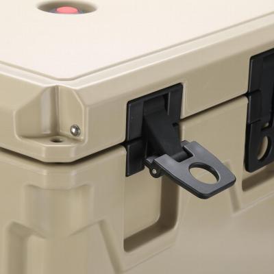 Sportsman Cooler 20 Quart Beige Bulldog Winch