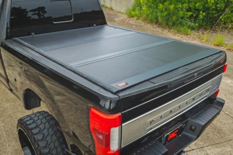Hard Low Profile Bed Cover 6 Foot 10 Inch Bed Ford F-250/F-350 Super Duty (17-26) Rough Country