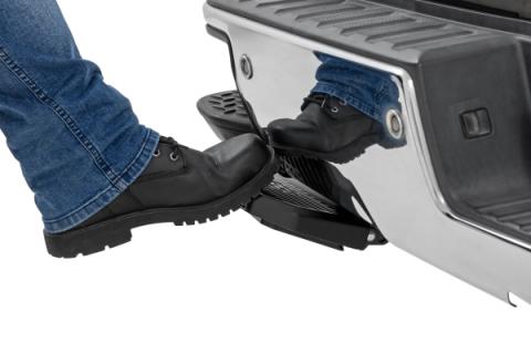 Retractable Bed Step Manual Pull Silverado/Sierra 1500 (14-18 &amp; Classic) Rough Country