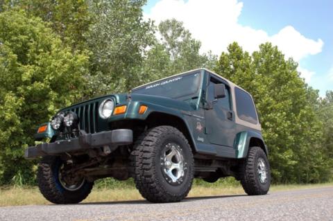 2.5 Inch Jeep Suspension Lift Kit No Shocks 4 Cyl 04-06 4WD Jeep Wrangler TJ Unlimited 97-06 4WD Jeep Wrangler TJ Rough Country
