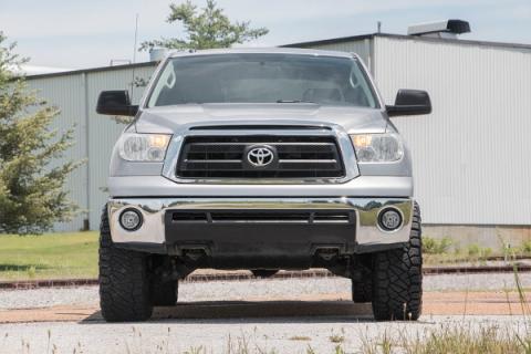 3.5 Inch Lift Kit Vertex/V2 Red Toyota Tundra 4WD (2007-2021) Rough Country