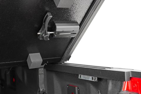 Hard Folding Bed Cover 5.5 Ft Bed 15-21 Ford F-150 2WD/4WD Rough Country