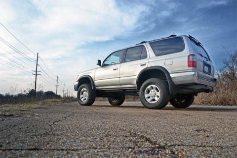Toyota 4Runner 3 Inch Suspension Lift Kit Lifted Struts w/V2 Shocks For 96-02 Toyota 4Runner Rough Country