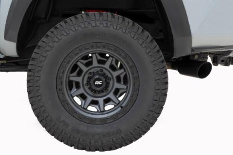 33x12.50R17 Overlander M/T Rough Country