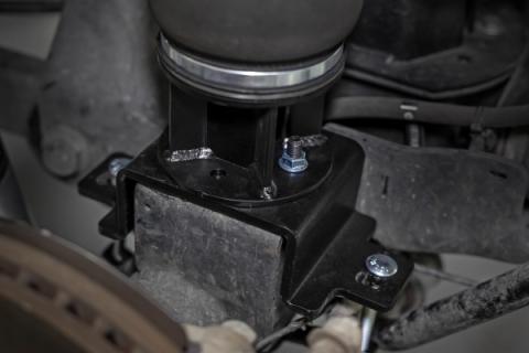 Air Spring Kit w/compressor Ram 2500 2WD (2014-2026) Rough Country