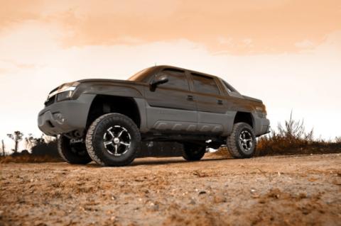 6 Inch Lift Kit NTD M1 Chevy Avalanche (02-06)/Suburban 1500 (00-06) Rough Country