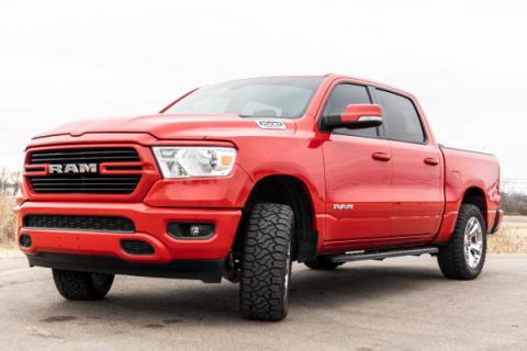 RPT2 Running Boards Crew Cab Black Ram 1500 (19-26)/1500 TRX (21-24) Rough Country