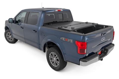 Hard Low Profile Bed Cover 5 Foot 7 Inch Bed Ford F-150 (21-26)/F-150 Lightning (22-26) Rough Country