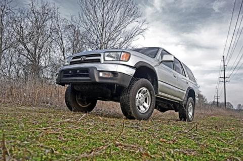 3 Inch Lift Kit M1 Struts/M1 Toyota 4Runner 2WD/4WD (1996-2002) Rough Country