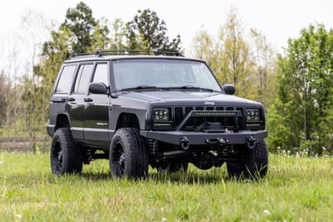 Jeep Lower Door Armor 97-01 Cherokee XJ Rough Country