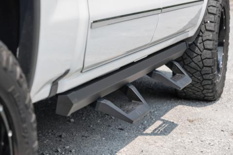 SRX2 Adjustable Aluminum Step Crew Cab 07-18 Chevy/GMC 1500/2500HD/3500HD Rough Country