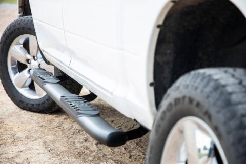 Dodge Oval Nerf Step Bars (09-18 Ram 1500 19-Up Classic Crew Cab Rough Country
