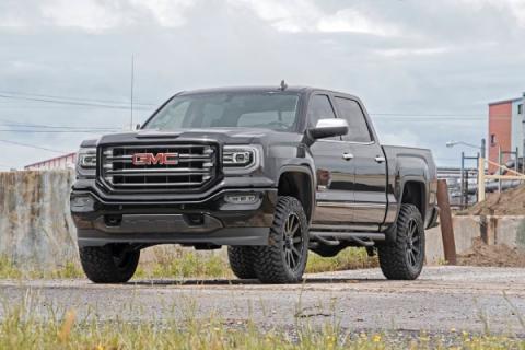 3.5 Inch Lift Kit UCA N3 Struts Red Silverado/Sierra 1500 (07-13) Rough Country