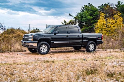 1.5-2 Inch Lift Kit M1 Silverado/Sierra 1500 4WD (1999-2006 &amp; Classic) Rough Country