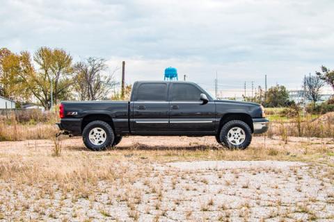 1.5-2 Inch Lift Kit M1 Silverado/Sierra 1500 4WD (1999-2006 &amp; Classic) Rough Country