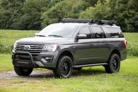 3 Inch Lift Kit UCA M1 Struts Red Ford Expedition 4WD (2018-2024) Rough Country