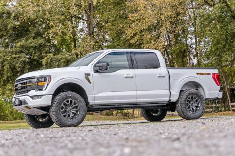 2.5 Inch Lift Kit 21-22 Ford F-150 Tremor 4WD Rough Country