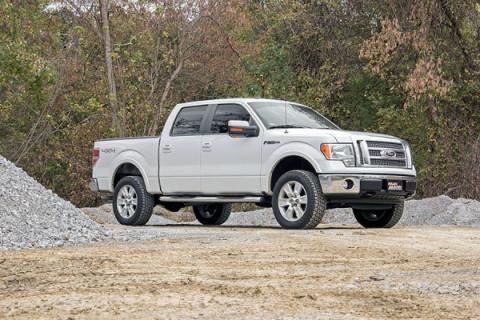 2 Inch Lift Kit M1 Struts/M1 Ford F-150 4WD (2009-2013) Rough Country