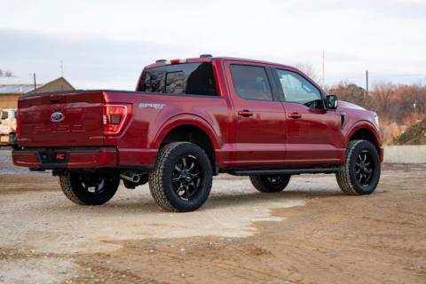 2 Inch Lift Kit M1 Struts/M1 Ford F-150 4WD (2021-2026) Rough Country
