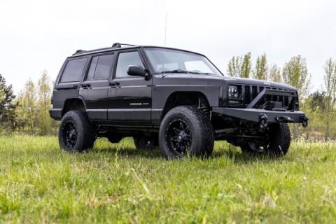 Jeep Cherokee XJ 3 Inch Suspension Lift System w/V2 Shocks Add-A-Leaf For 84-01 Jeep Cherokee XJ Rough Country
