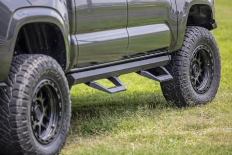 SRX2 Adjustable Aluminum Step Double Cab 05-22 Toyota Tacoma 2WD/4WD Rough Country