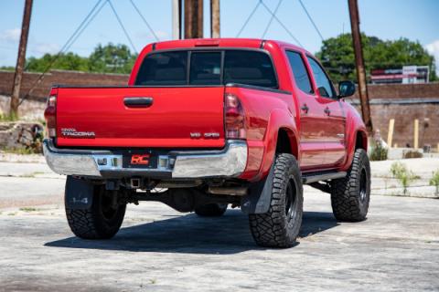 3.5 Inch Toyota Vertex Bolt-On Lift w/Rear Leaf Springs 05-21 Toyota Tacoma Rough Country