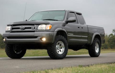 2.5 Inch Toyota Suspension Lift Kit w/N3 Struts and Shocks Rough Country