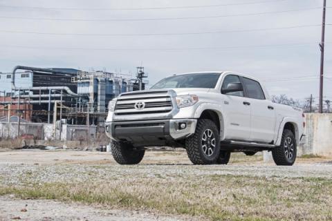 2.5-3 Inch Leveling Lift Kit 07-20 Tundra 4WD Rough Country