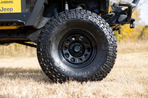Black Daytona, 15x10 (5x4.5) Wheel Rough Country