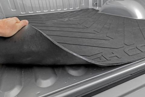 Bed Mat 6 Foot 4 Inch Bed with RC Logo 19-Up Ram 1500 2WD/4WD Rough Country