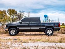 1.5 - 2.5 Inch GM Leveling Lift Kit w/ V2 Shocks 99-06 1500 PU 4WD Rough Country