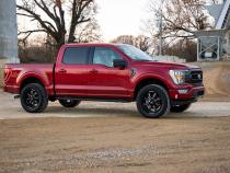 2.0 Inch Ford Leveling Lift Kit w/V2 Shocks For 2021 F-150 Rough Country