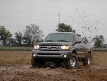 2.5 Inch Toyota Suspension Lift Kit w/N3 Struts and V2 Shocks Rough Country
