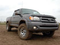 2.5 Inch Toyota Suspension Lift Kit w/N3 Struts and V2 Shocks Rough Country