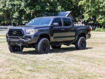 Front Bumper Hybrid with 12000-Lb Pro Series Winch and 20 LED Light Bar 16-22 Toyota Tacoma 4WD Rough Country