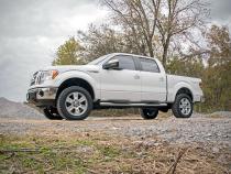 2 Inch Lift Kit M1 Struts/M1 Ford F-150 4WD (2009-2013) Rough Country