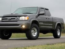 2.5 Inch Toyota Suspension Lift Kit w/N3 Struts and Shocks Rough Country
