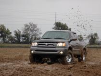 2.5 Inch Toyota Suspension Lift Kit w/N3 Struts and Shocks Rough Country